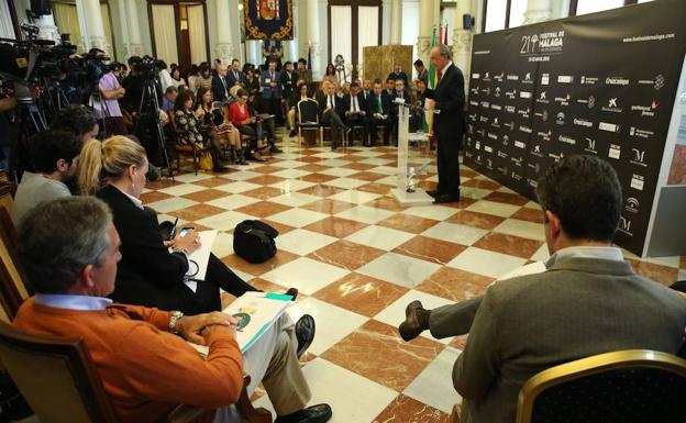 El alcalde, Francisco de la Torre, presentó la 21 edición del Festival de Málaga, que arranca el próximo viernes 13 de abril./Salvador Salas