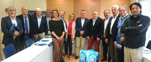 José Carlos Martín, con el grupo parlamentario del PP. :: sur
/