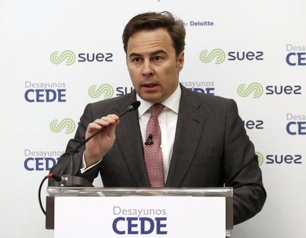 El presidente de El Corte Inglés, Dimas Gimeno, ayer durante su conferencia en Madrid. :: efe/