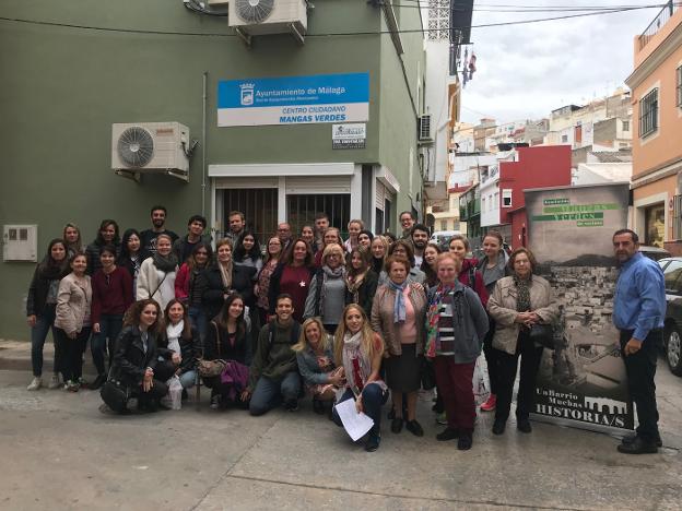 Los participantes antes de iniciar la jornada. :: c. j. m./