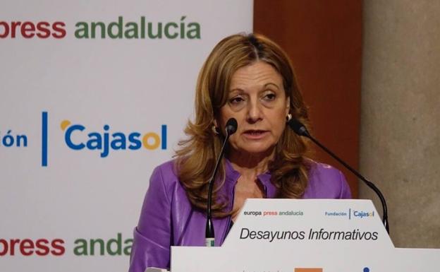 Marina Álvarez participó ayer en Sevilla en un desayuno informativo organizado por Europa Press. /SUR