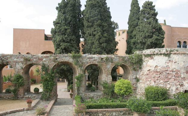 El Castillo Santa Catalina acoge el viernes la fiesta temática 'Born in the USA'. /Ñito Salas