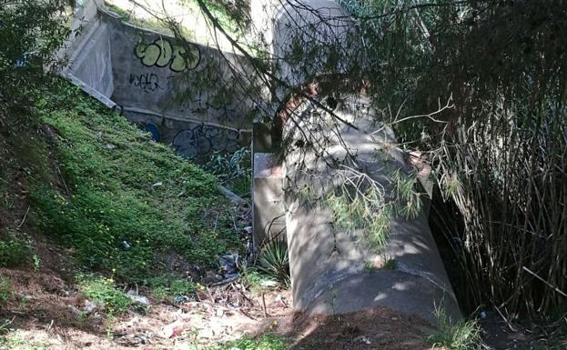 Envases y papeles.