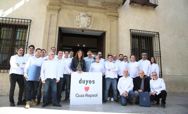 Los soles andaluces, ayer ante el Thyssen./Salvador Salas
