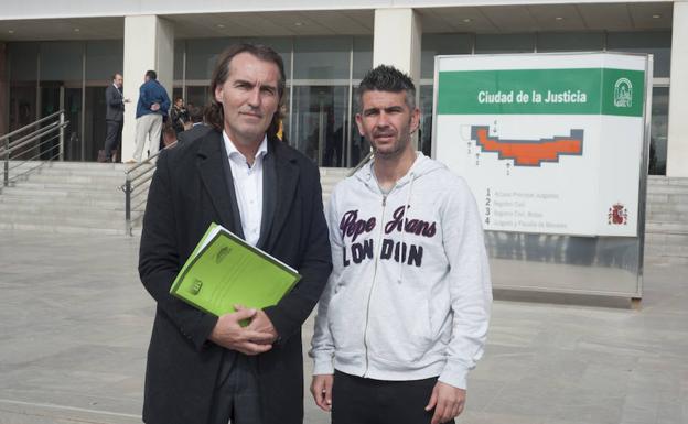 Francés y Moreno ayer en los juzgados. /Francis Silva