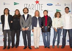 Antonio Carmona, Raphael y Lolita arroparon a los artífices del festival junto a la alcaldesa Ángeles Muñoz y el cocinero Paco Roncero. :: Sur/