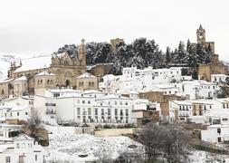 Vista de Antequera tras la nevada de esta madrugada.:: Antonio J. Guerrero/
