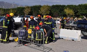 Los bomberos y personal de seguridad han participado en talleres de similación de accidentes/
