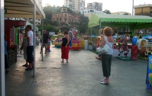 TORREMOLINOS. Zona de juegos donde se produjo la pelea. / E. C./