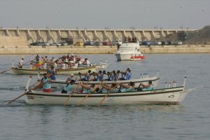 CAMPEONATO. Las barcas compitieron en una nueva edición del concurso de Jábegas . /A. SALAS/