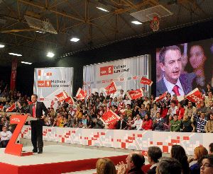 CONVINCENTE. Así estuvo ayer el presidente en el pabellón de Algeciras y gustó al auditorio./