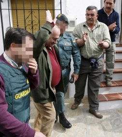 Martín Alba fue conducido anoche a la Comandancia de Málaga. / EVA GUZMÁN/