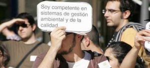 Los jóvenes piden la acreditación profesional de sus estudios./