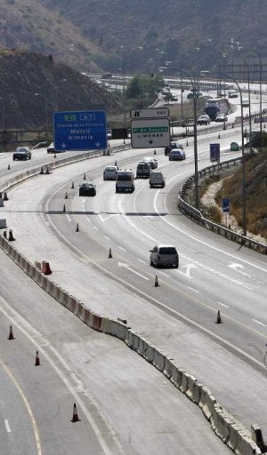 La Ronda Este registra tres mil coches menos cada día. ::
SUR/