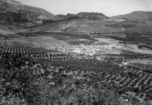 Peñarrubia. El pueblo desapareció al quedar sepultado en 1973 por las aguas del pantano de Guadalteba. ::
PEDRO VALLEJO/