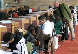 La mayoría de los alumnos ha estado hasta el final de la prueba para solucionar los problemas. ::
Á. CABRERA/