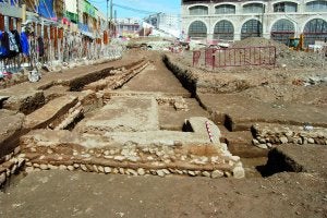 Restos de una almunia (finca) del siglo XII junto a las obras del suburbano cerca de la estación. ::
SUR/