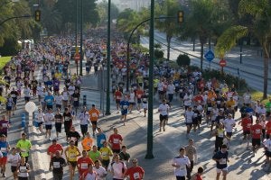 Panorámica de la carrera al comienzo en una toma desde el Puente de las Américas. :: ANTONIO SALAS/