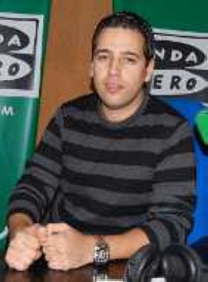 Azmani en Onda Cero. ::
SUR/