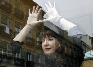 Marina Abramovic (izquierda) cerrará la programación del CAC Málaga para el año que viene, un ciclo que tendrá una de sus primeras citas con las obras del sudafricano William Kentridge (arriba). ::
SUR/