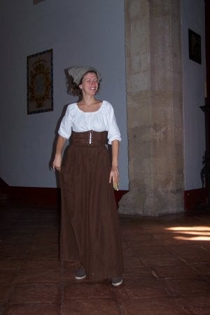 Uno de los personajes de Tu Historia ameniza las visitas. :: A. FUENTES/