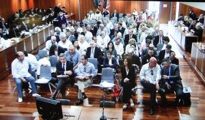 Todas las partes personadas en el juicio así como los 95 procesados comparecieron ayer en la sesión número 180 del juicio que encara su recta final. :: Salvador Salas/