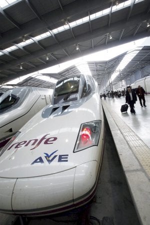 El AVE conectará ambas capitales sin pasar por Madrid. :: Sur/