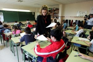 Aunque la Junta insiste en que no ha aumentado la ratio, docentes denuncian que hay aulas en Secundaria que están saturadas. Sur/