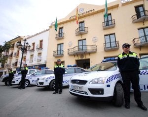 Unas de las últimas incorporaciones de nuevos vehículos al servicio de la Policía Local se produjo en 2008.:: SUR/