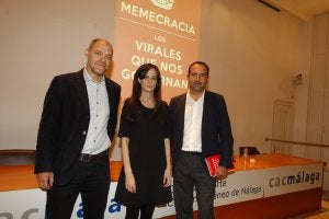 Pablo Aranda, Delia Rodríguez y Manuel Castillo, ayer en el Aula de Cultura de SUR. :: Álvaro Cabrera/