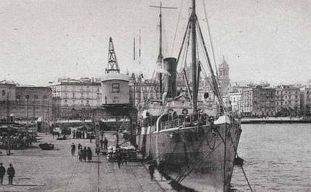 El Delfín en el puerto de Cádiz./ABC