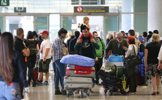 Consejos de Aena para pasar el control de seguridad del aeropuerto |  Business Insider España