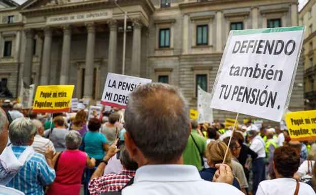 Resultado de imagen de fotos de pensionistas, diariosur