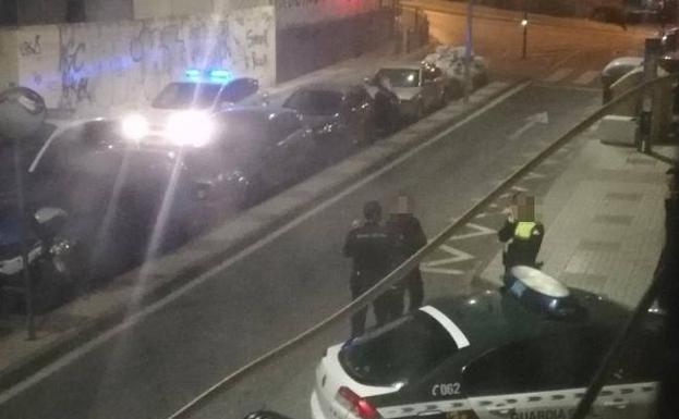Localizan en Málaga un coche patrulla de la Guardia Civil que desapareció en pleno alijo en Vélez