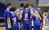 Los jugadores del Buducnost hacen piña al término de un partido de la Liga Adriática./SUR