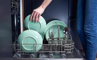 Estos son los mejores detergentes para lavavajillas 'eco' del mercado, según la OCU