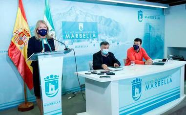 La alcaldesa, ayer en la presentación de la iniciativa./Josele
