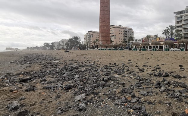 Aspecto que presenta la playa a la altura de la torre Mónica. /Salvador salas