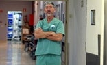 El urólogo pediátrico Rafael Gosálbez, en el Hospital Santa Elena./SALVADOR SALAS