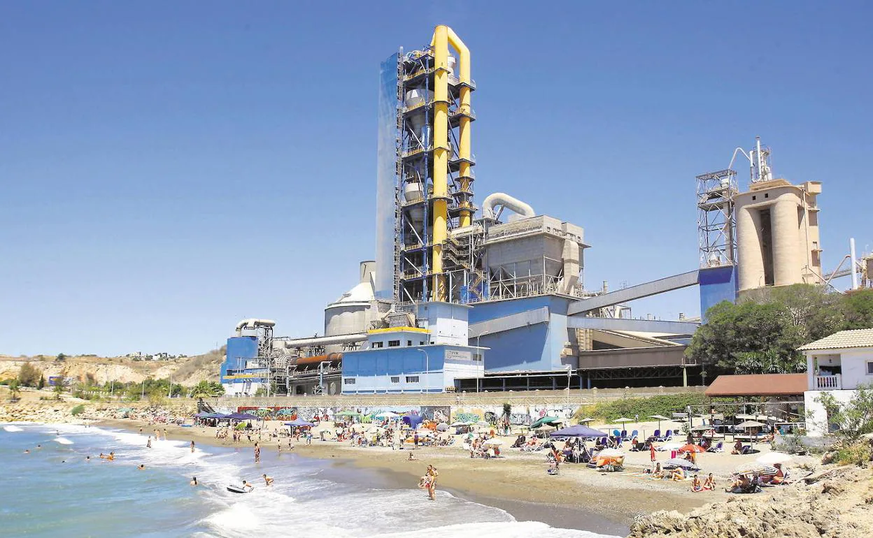 realeza pueblo grano La compañía brasileña Votorantim compra la fábrica de cemento de La Araña  en Málaga | Diario Sur