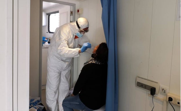 Málaga lidera los contagios de Covid en Andalucía ese día con 1.680 positivos