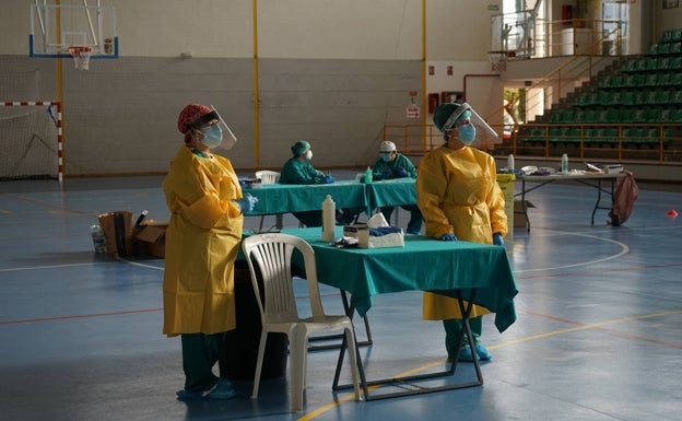 Los contagios de covid suben en Málaga en una jornada con dos muertos y 866 curados