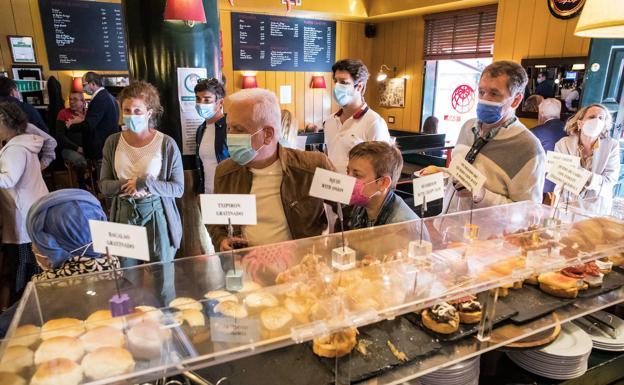 A partir del 20 de abril, las mascarillas dejarán de ser obligatorias en espacios cerrados