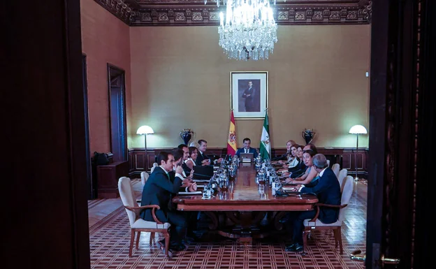 Primera reunión del Consejo de Gobierno de la Junta Ejecutiva. 