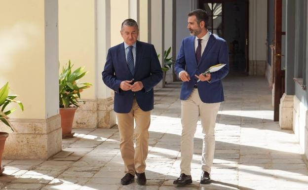 Los consejeros José Luis Sanz y Ramón Fernández-Pacheco, según informó este martes el Consejo de Gobierno. 