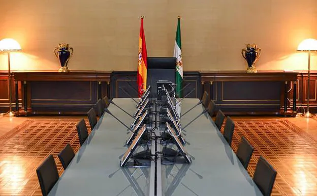 Detalle de la sala donde tiene lugar la reunión semanal del Consejo de Gobierno del BCE en San Telmo. 