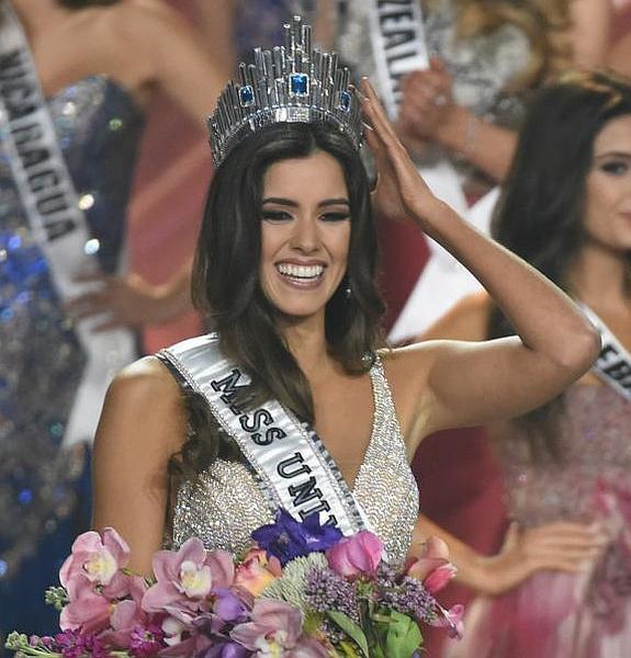miss-universo-colombia--575x600.JPG